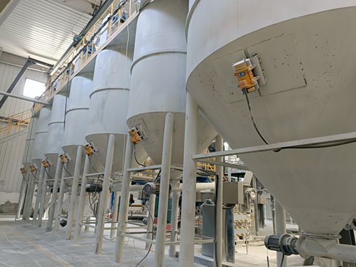 轻质氧化镁重塑耐火材料格局，泽辉引擎助力国家工业升级